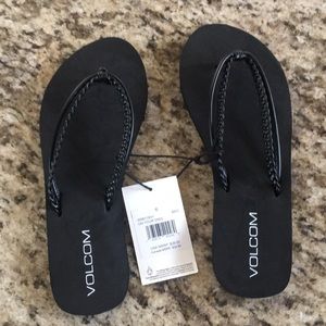 NWT Volcom braided sandals